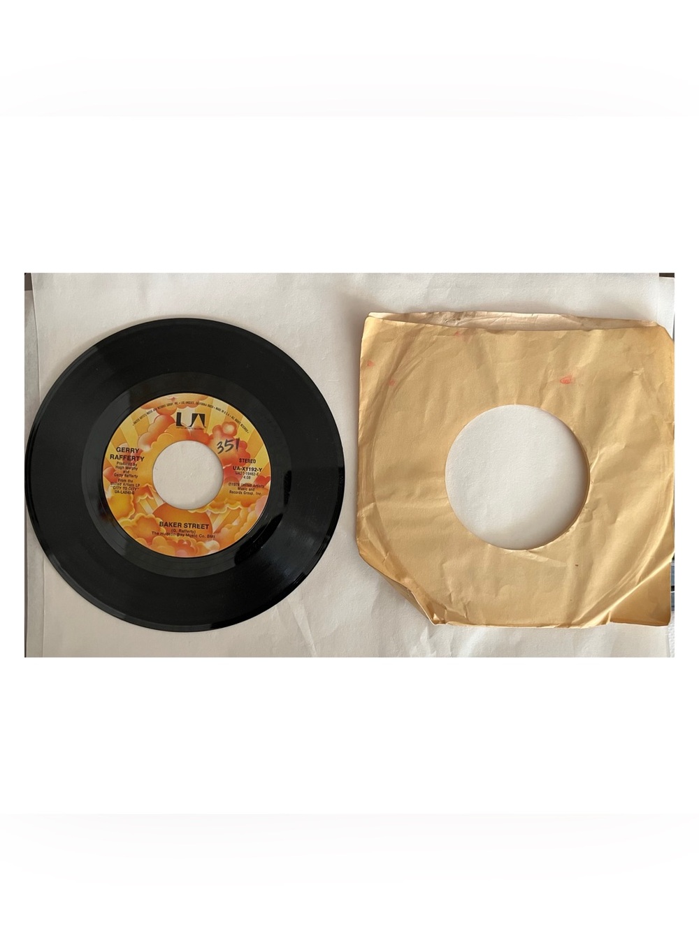 Gerry Rafferty 'Baker Street' 7" Vinyl Single – Black with Yellow Label